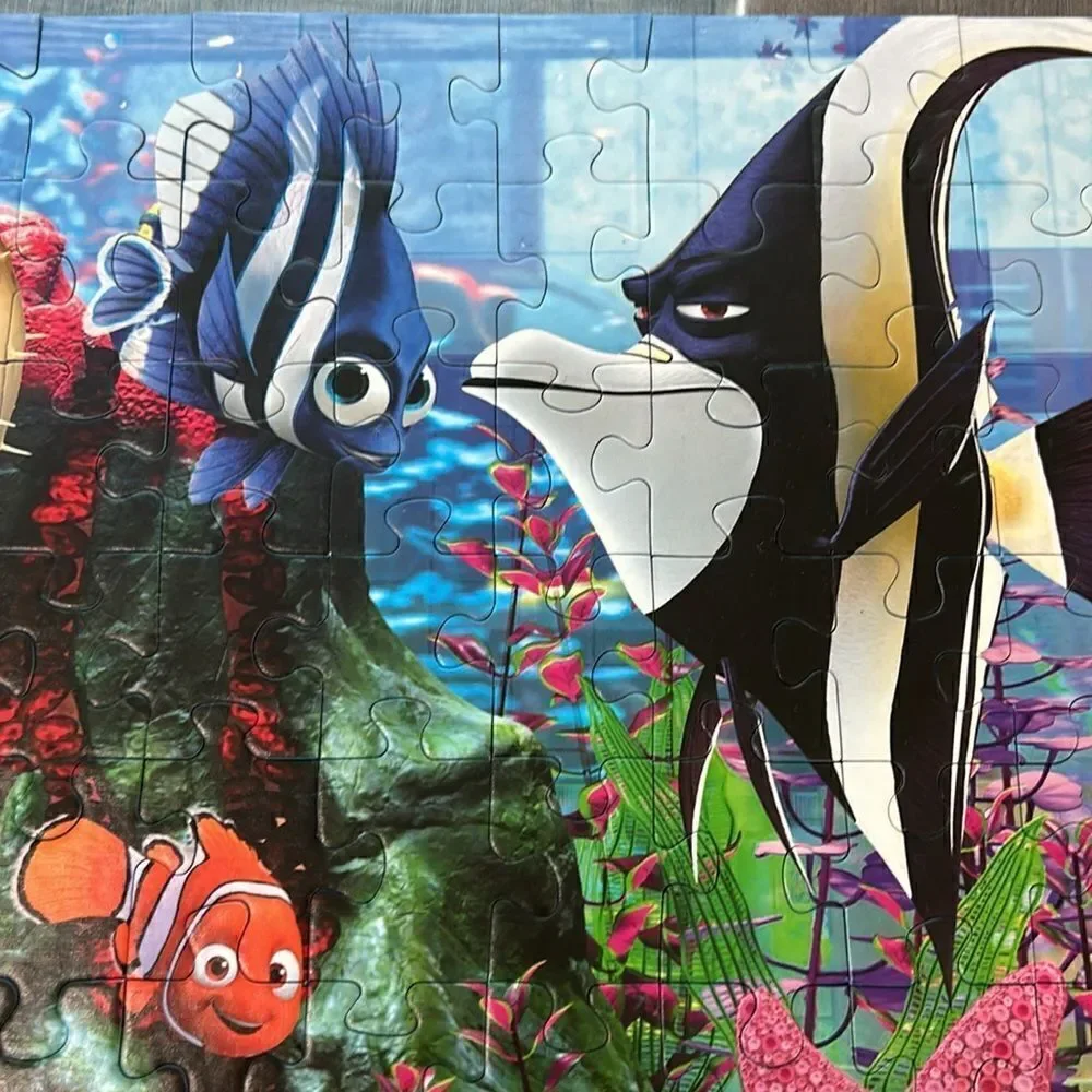 🧩 Finding Nemo Disney Pixar X Ravensburger 💯 piece Puzzle 🧩 6+ Handle Box📦